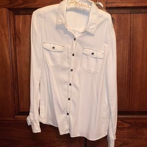 HALOGEN WHITE BUTTON UP